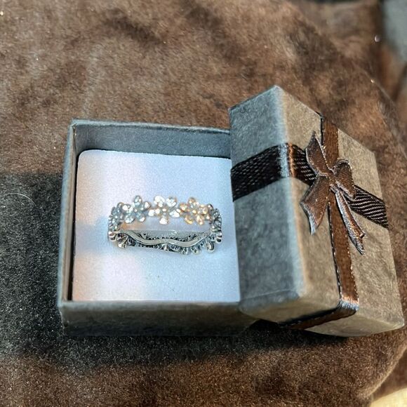 Daisy Flower Ring by PANDORA in 925 Sterling Silver Sz 8 - Picture 7 of 8